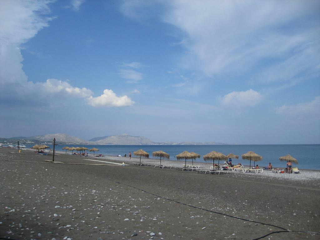 Rhodes Summer House Gennadi Bilik gambar